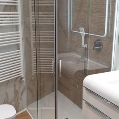 Mampara de ducha instalada